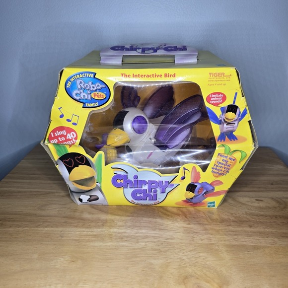 2001 Chirpy-Chi Interactive Pet Bird Sega Hasbro Tiger Electronics Robot - Sings - Picture 1 of 7